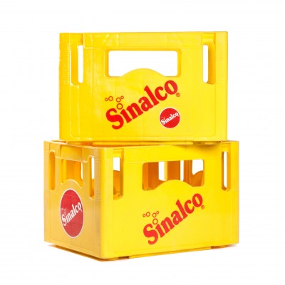 Skrzynki na butelki marki SINALCO. Plastik. Niemcy. Lata 80. 